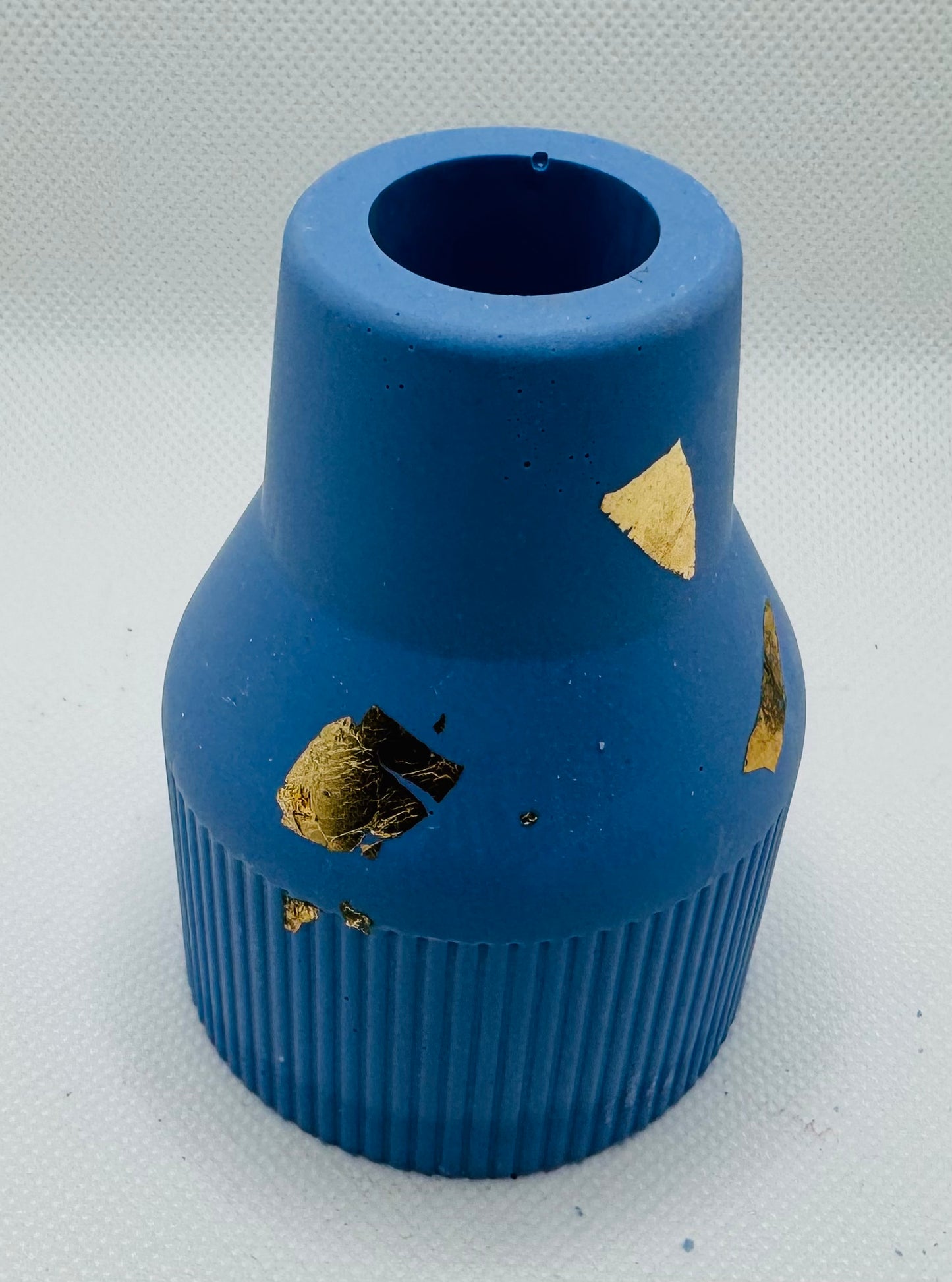 Small decoration vase